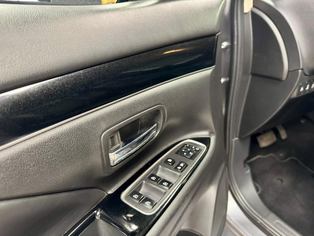 Mitsubishi Outlander - III (2) PHEV TWIN MOTOR 4WD INTENSE 224CH