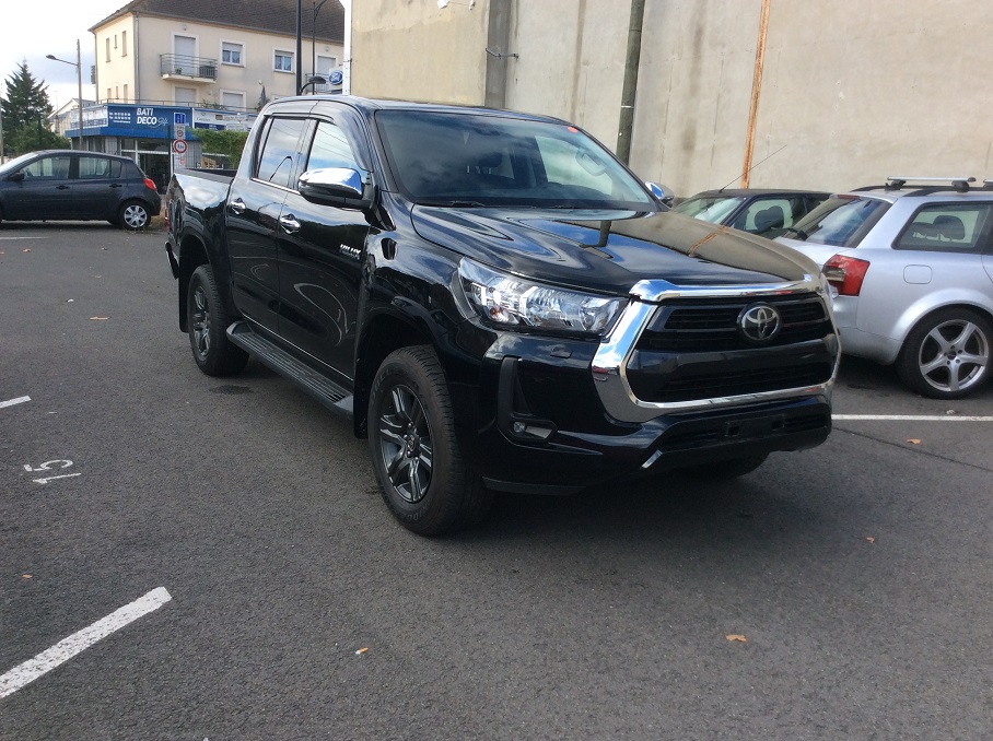 TOYOTA HILUX - IV 4WD 2.8 D-4D 204 DOUBLE CABINE (2022)