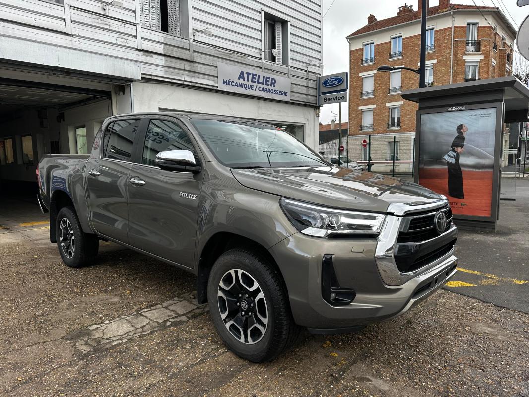 TOYOTA HILUX - IV 4WD 2.4 D-4D 150 DOUBLE CABINE (2024)