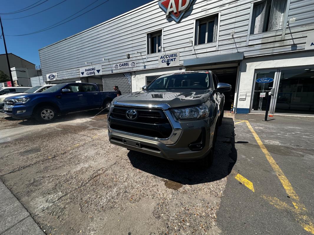 Toyota Hilux - IV 4WD 2.4 D-4D 150 DOUBLE CABINE