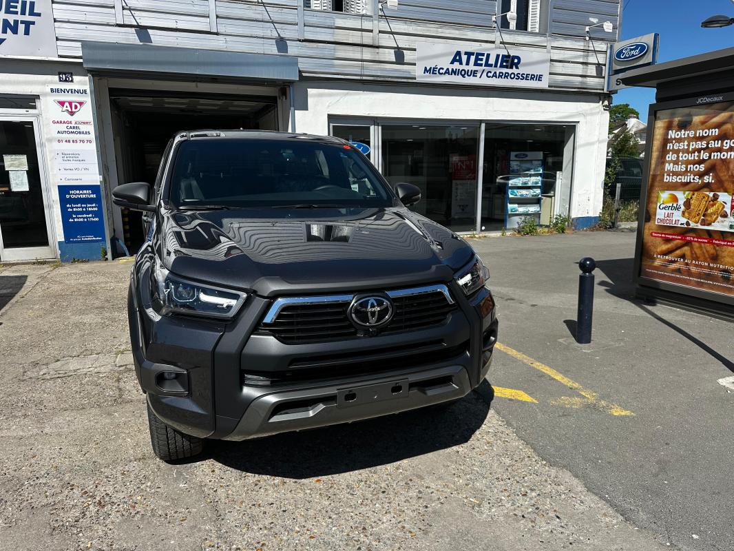 Toyota Hilux - IV 4WD 2.8 D-4D 204 DOUBLE CABINE INVINCIBLE