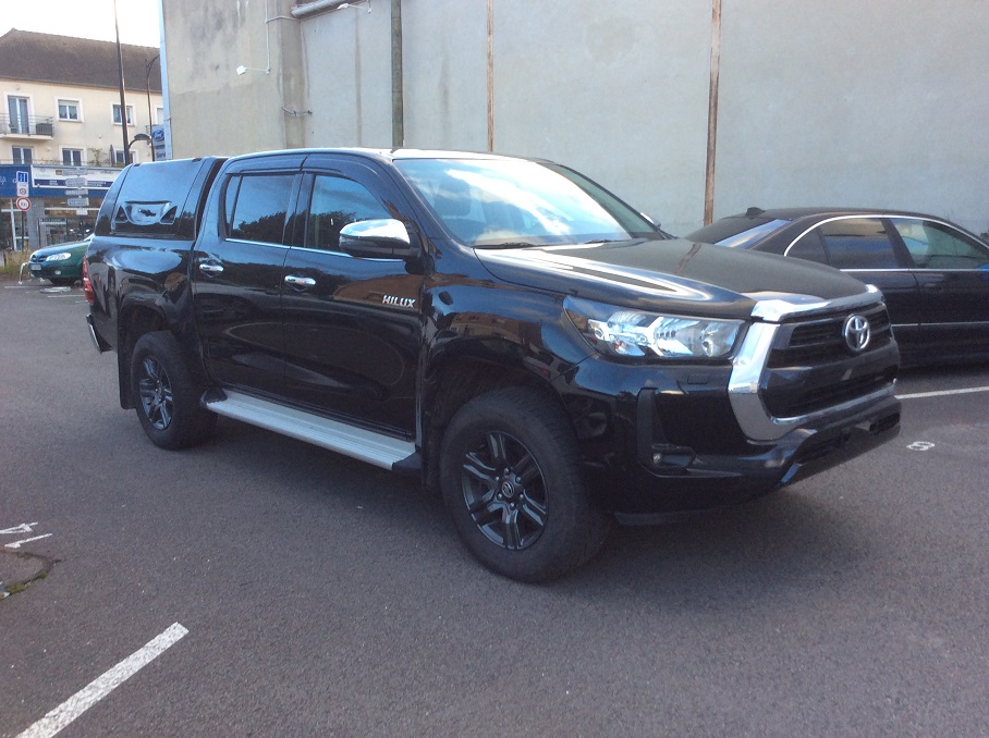 Toyota Hilux IV 4WD 2.4 D-4D 150 DOUBLE CABINE