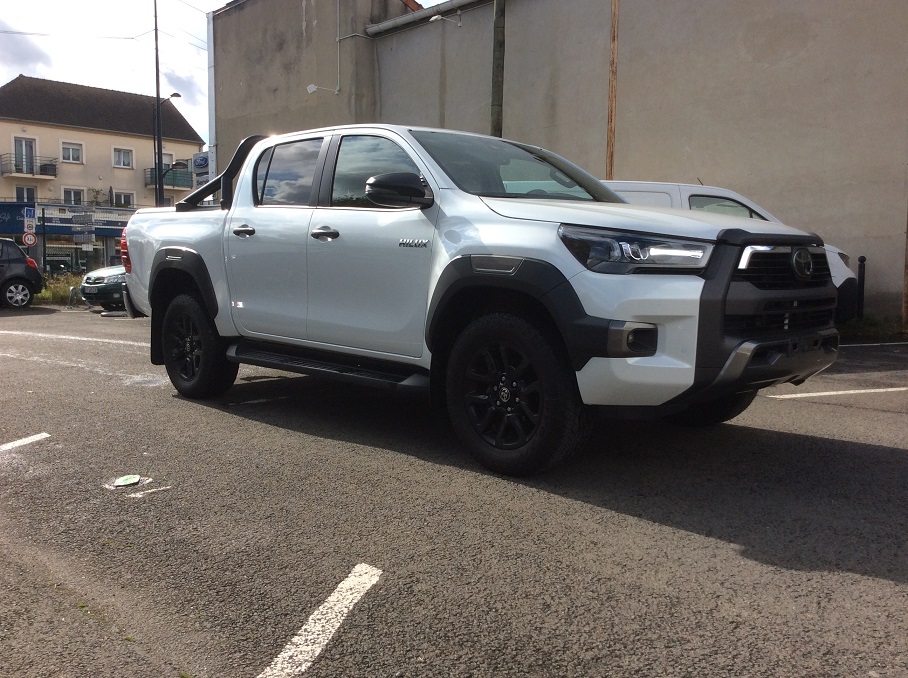 Toyota Hilux IV 4WD 2.8 D-4D 204 DOUBLE CABINE INVINCIBLE