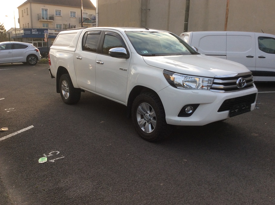 Toyota Hilux IV 4WD 2.4 D-4D 150 DOUBLE CABINE