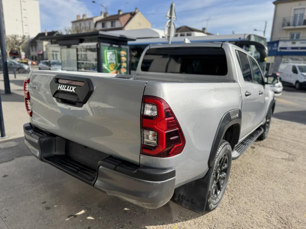 Toyota Hilux - IV 4WD 2.8 D-4D 204 DOUBLE CABINE INVINCIBLE
