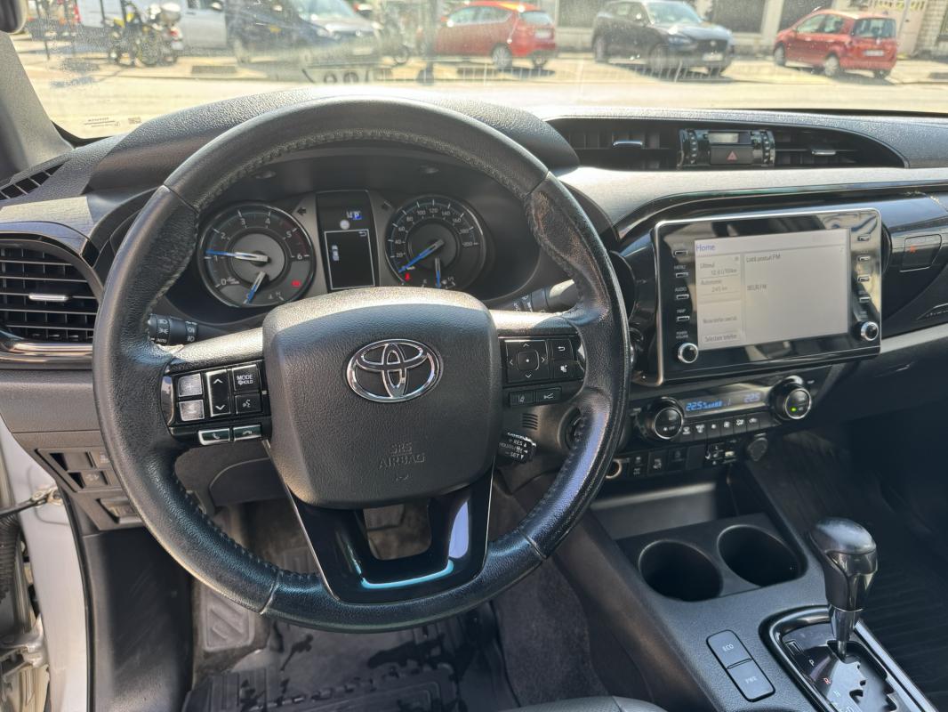 Toyota Hilux - IV 4WD 2.8 D-4D 204 DOUBLE CABINE INVINCIBLE