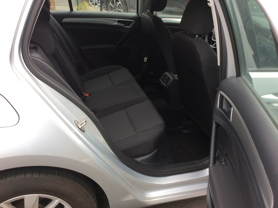 Volkswagen Golf - 1.0 TSI 115 CONFORTLINE