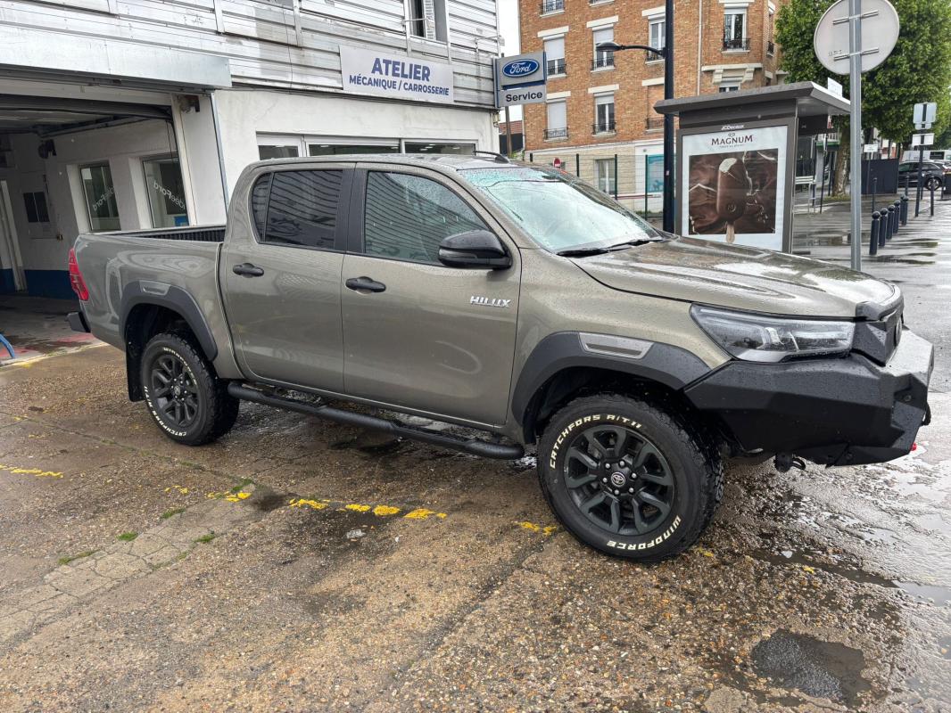 Toyota Hilux - IV 4WD 2.8 D-4D 204 DOUBLE CABINE INVINCIBLE