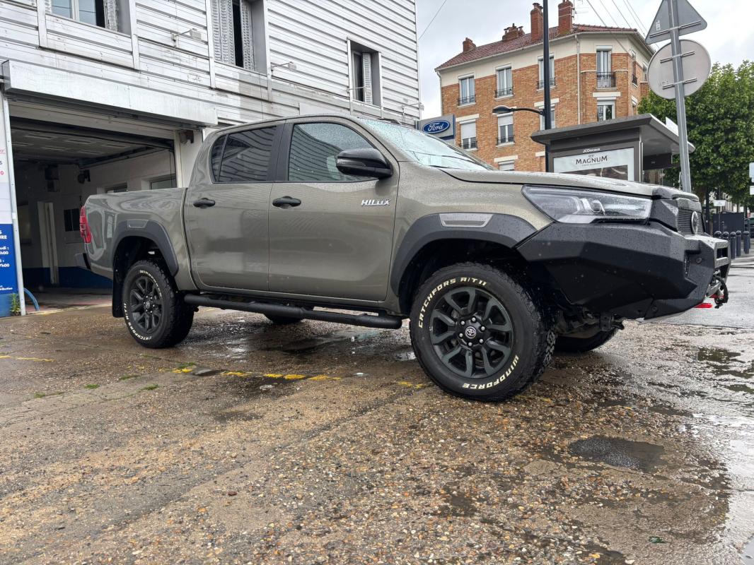 Toyota Hilux - IV 4WD 2.8 D-4D 204 DOUBLE CABINE INVINCIBLE