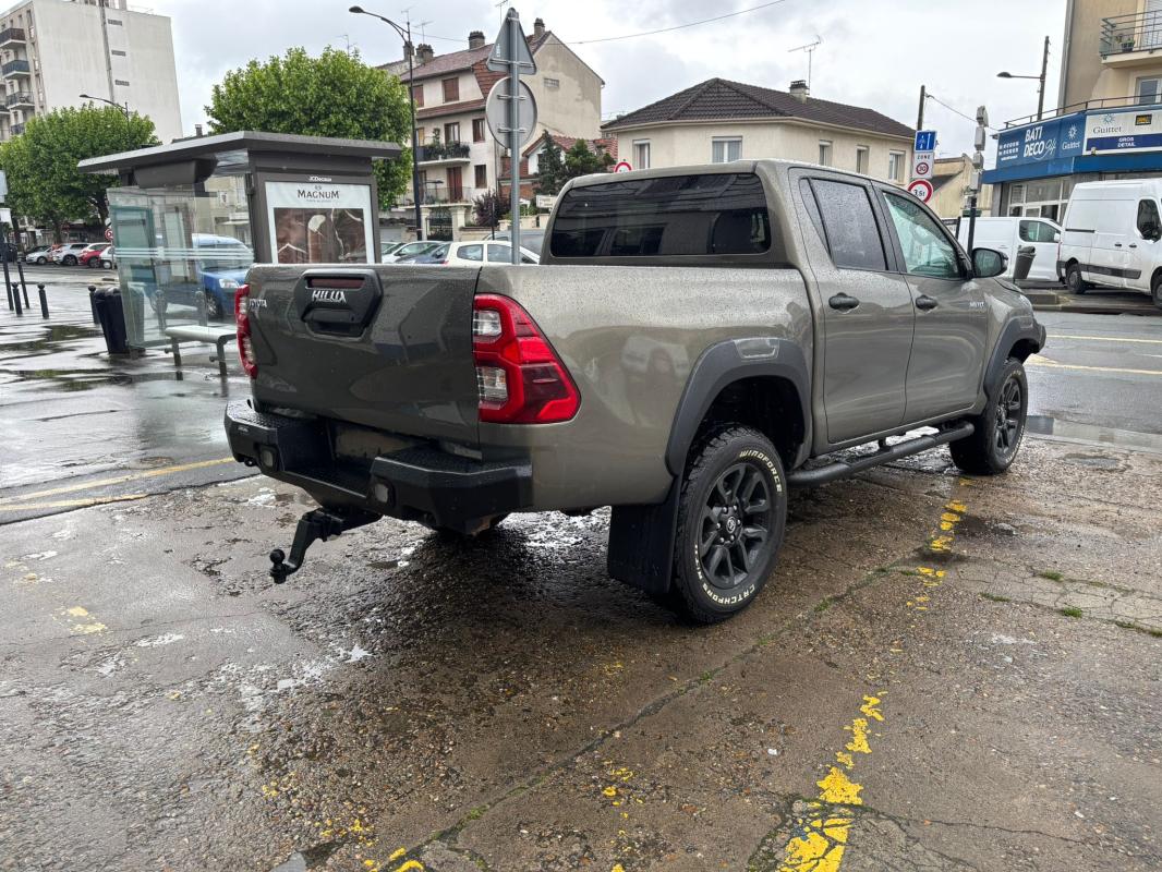 Toyota Hilux - IV 4WD 2.8 D-4D 204 DOUBLE CABINE INVINCIBLE