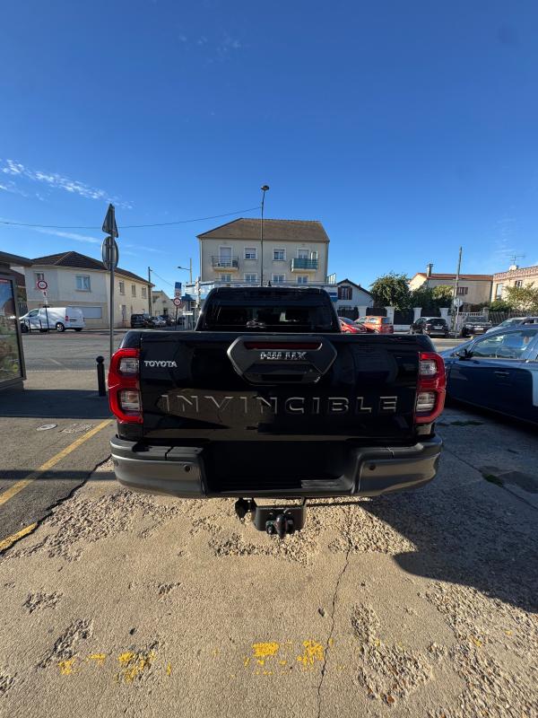 Toyota Hilux - IV 4WD 2.8 D-4D 204 DOUBLE CABINE INVINCIBLE
