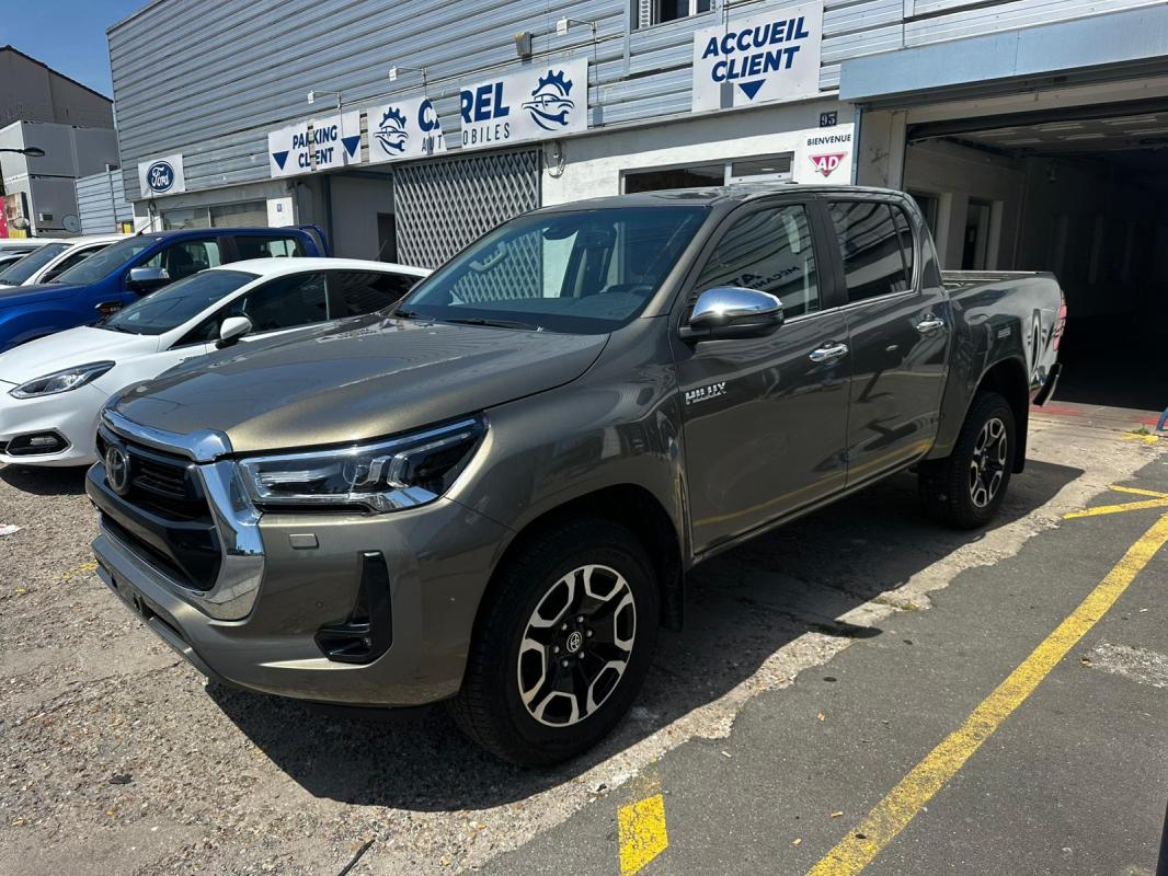 TOYOTA HILUX - IV 4WD 2.4 D-4D 150 DOUBLE CABINE (2024)